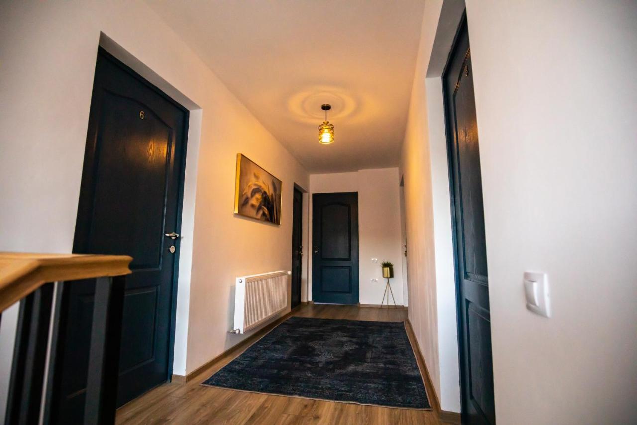 Dania&Petru Residence ตือร์กูออกนา ภายนอก รูปภาพ