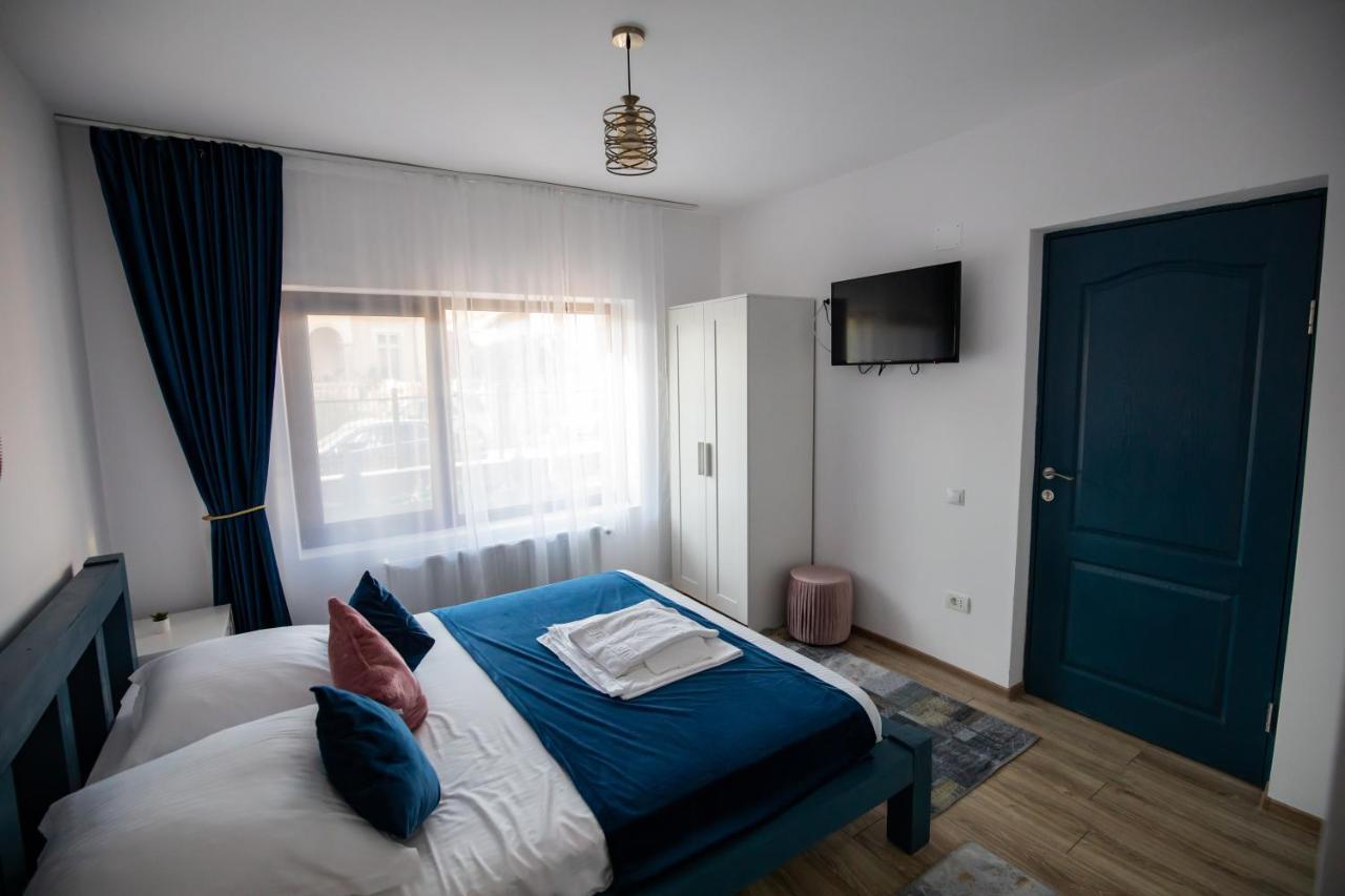 Dania&Petru Residence ตือร์กูออกนา ภายนอก รูปภาพ